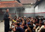 Kepala Lapas Kelas IIA Jember, Hasan Basri, Memimpin Langsung apel Penggeledahan dan Penguatan Keamanan