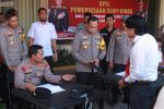 Polres Jember Gelar Pemeriksaan Senjata Api Rutin untuk Personel