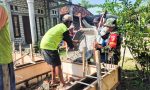 Bersama Warga Margoagung, TNI Koramil Sumberrjo Bojonegoro Cor Pondasi Musholla.