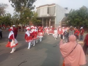 Jalan Sehat dan Karnaval Dalam Rangka HUT ke 80 Kemerdekaan RI Menjadi Tontonan Menarik Warga Kota Baru Driyorejo