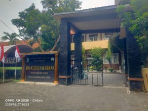 Jual Atribut Rp375 Ribu, SMA Negeri 1 Manyar Gresik Klaim Itu Ulah Alumni