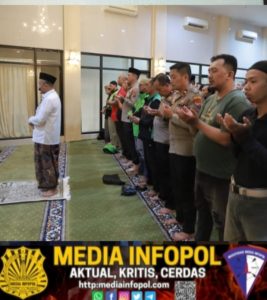 Kapolres Jember & FKJOB Gelar Sholat Gaib, Doakan Driver Ojol Korban Aksi di Jakarta