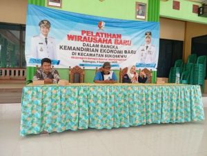 Hari Ke-3 Pelatihan Penerima Program GAYATRI di Kasih Materi,Teori Supaya Menjadi Wirausaha yang sukses