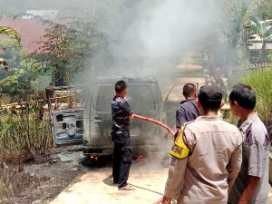 Mobil Carry Terbakar Hebat di Rejang Lebong, Warga Panik dan Berhamburan Keluar Rumah