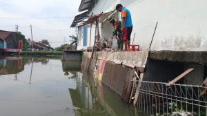Gubernur Jateng Ahmad Luthfi Jalankan Instruksi, Sehari Banjir Surut 15 Sentimeter