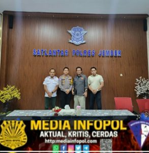 Terima kunjungan ketua KONI Jember satlantas polres Jember AKP B, Bagas Simarmata siap dukung kegiatan olahraga di Jember.