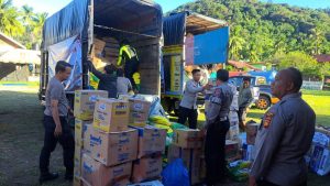 Polri Salurkan Puluhan Ribu Bantuan Logistik untuk Korban Bencana Alam di Sumatera Barat