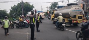 Polisi Sidoarjo Pagi Melayani di Luar Mako Dilakukan untuk Memberikan Rasa Aman dan Nyaman