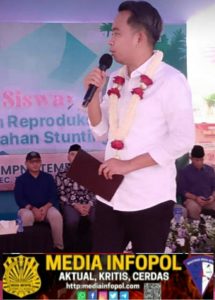 Gus Bupati Jember Mohammad Fawaid Berdialog dengan siswa-siswi SMP 1 tempurejo Berlangsung Hangat Dan interaktif Dalam kegiatan Bunga Desa