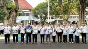 Pemkab Bojonegoro Beri Penghargaan OPD Atas Capaian SKM Tertinggi, Bupati Dorong Peningkatan Kinerja di 2026