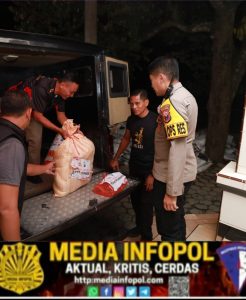 Polres Jember Salurkan Bantuan Sembako untuk Warga Terdampak Banjir di Desa Pakis