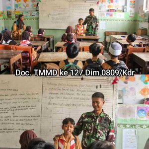 Anggota Satgas TMMD Berikan Materi Wawasan Kebangsaan kepada Siswa MI Al-Munir