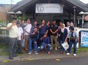 Ketua DPW IWOI Jateng Serahkan SK Pengurus DPD Purworejo