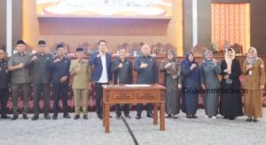 Paripurna DPRD Lubuklinggau Sahkan Raperda, Wali Kota Paparkan LKPJ