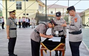 “Tongkat Estafet” Wakapolres Musi Rawas Resmi Berganti, Sertijab Berlangsung Khidmat di Tengah Hujan Rintik