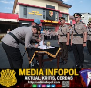 Kapolres Jember Bobby A. Condroputra mimpin Sertijab pejabat utama & Kapolsek