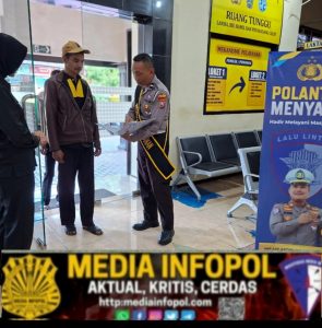 Hadir Melayani Masyarakat polantas menyapa Memberikan Edukasi Pentingnya Disiplin Berlalu lintas