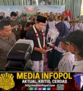 Di Acara Bunga Desaku Bupati Jember Muhammad Fawaid Berpesan Jangan Terburu-buru Menikah Usai Lulus SMP, Kejar Masa Depan Lewat Pendidikan