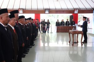 Bupati Bojonegoro Lantik Kepala Sekolah dan Pejabat Fungsional, Dorong Terus Meningkatkan Kualitas Pendidikan