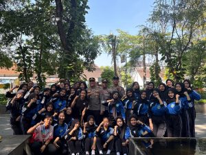 Cegah Kenakalan Remaja, Satbinmas Polres Kediri Kota Edukasi Pelajar SMKN 2
