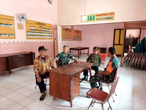 Eratkan Silaturahmi dan Wujud Penghormatan, Babinsa Koramil 0808/01 Sukorejo Gelar Komsos Bersama LVRI Kota Blitar