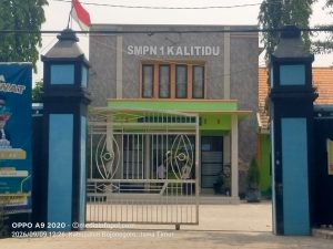 Biaya Seragam Rp1,4 Juta di SMPN 1 Kalitidu Dipertanyakan, Kepala Sekolah Tak Berhasil Dikonfirmasi