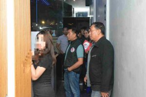 Cegah Peredaran Narkoba,Tim Gabungan Polres Bondowoso Razia THM dan Tes Urine Pengunjung