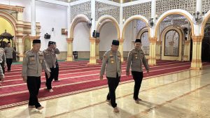 Pererat Silaturahmi Lewat Salat Berjamaah, AKBP Zamrul Aini Pimpin Subuh Keliling di Pekalongan