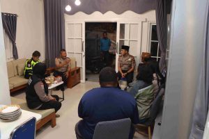 Polisi Bersama Masyarakat : Polres Pasuruan Sambangi Rumah Duka Korban Karhutla TNBTS