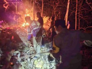 Gerak Cepat Jajaran Polres Ponorogo dan Tim Gabungan Berhasil Kendalikan Karhutla di Pohgading