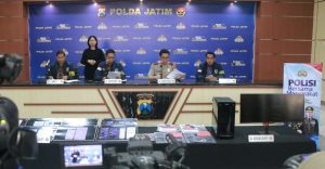 Polda Jatim Ungkap Sindikat Jual Beli Akun Bodong hingga Promosi Judi Online Kamboja