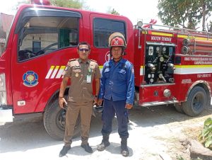 ​Kobaran Api Sampah BatangTembakau Nyaris Petaka, Kesigapan Damkar Bojonegoro Selamatkan Pemukiman Pacing