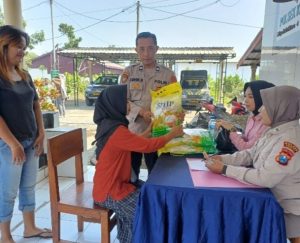Polsek Kandat Gelar Gerakan Pangan Murah, Beras SPHP 5 Kg Dijual Harga Rp.57 Ribu