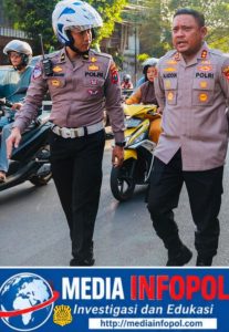 KAPOLRES JEMBER AKBP ALAIDDIN TURUN LANGSUNG PIMPIN STRONG POINT PAGI DI JALAN RAYA