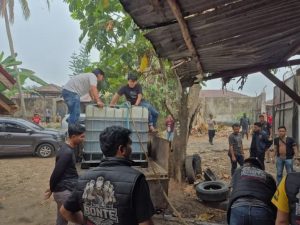 GUDANG BBM ILEGAL DI REJANG LEBONG DIGEREBEK! 3,3 TON BIO SOLAR DIAMANKAN, EMPAT PRIA TERSERET PEMERIKSAAN